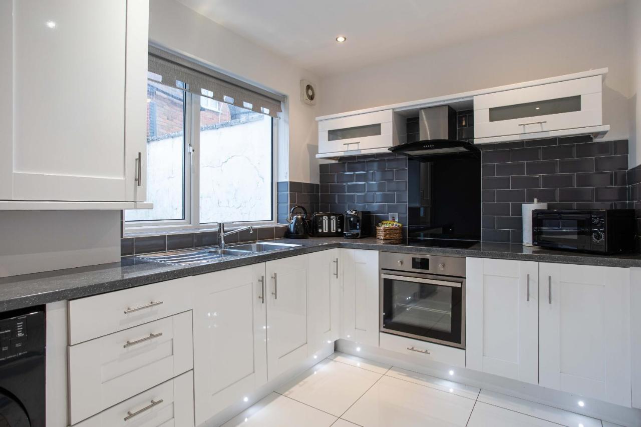 Refurbished Home, 8 Mins To Cc Belfast Eksteriør billede